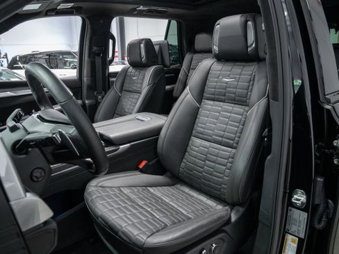 Used 2025 Cadillac Escalade V w/ LPO, ONYX Package AWD/4WD image 22