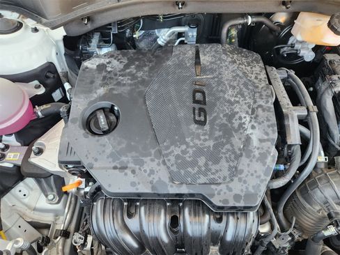 Certified 2025 Kia Sorento LX image 29