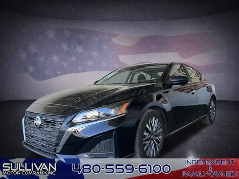 Used 2024 Nissan Altima 2.5 SV FWD image 1