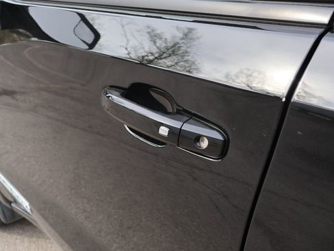 Used 2023 GMC Sierra 1500 Elevation image 12