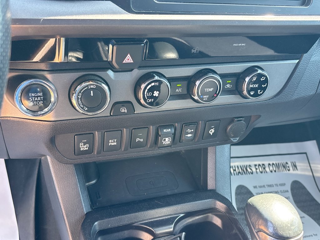 Used 2018 Toyota Tacoma TRD Off-Road w/ Technology Package AWD/4WD image 34
