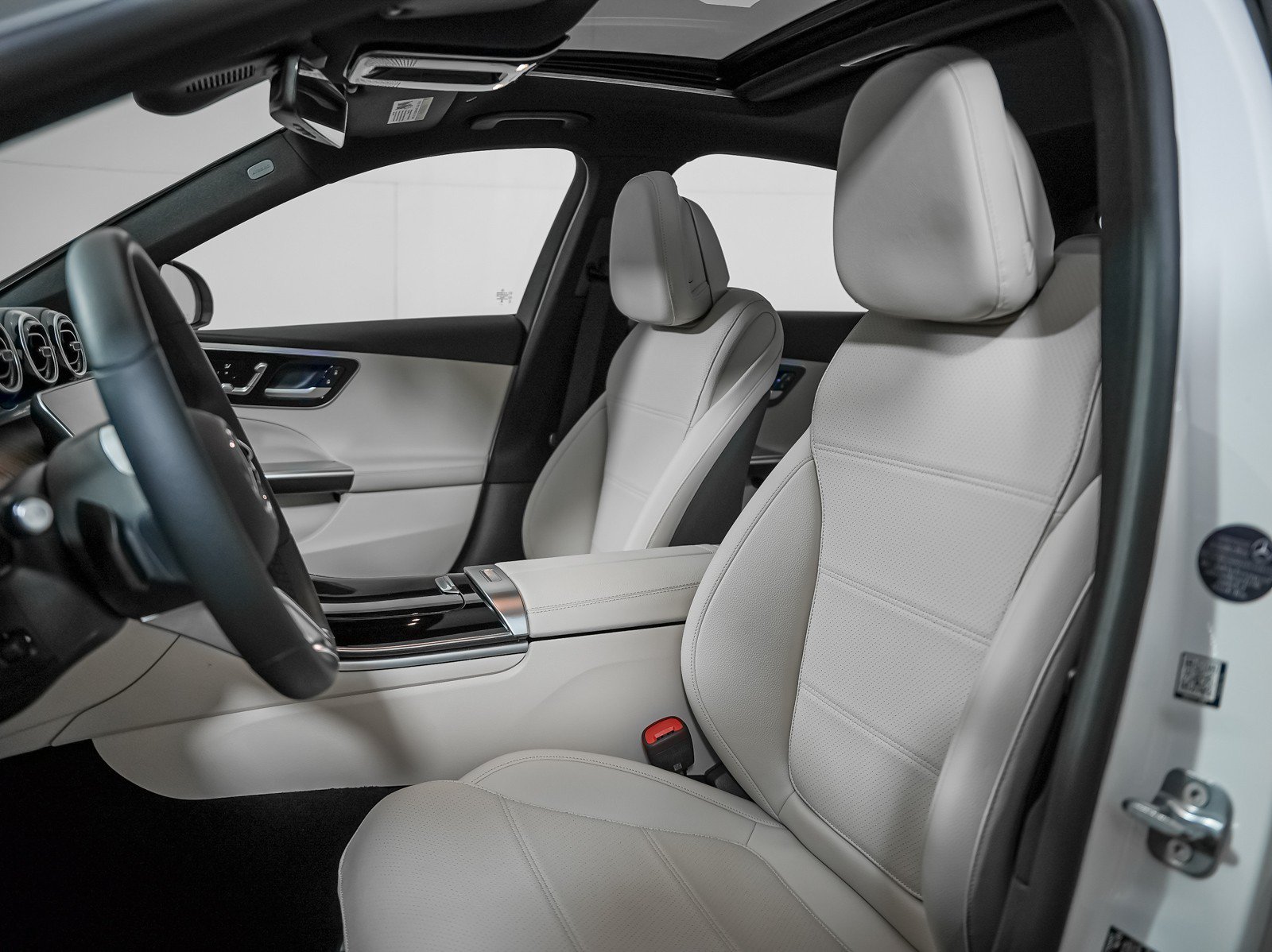 Used 2024 Mercedes-Benz C 300 Sedan image 12