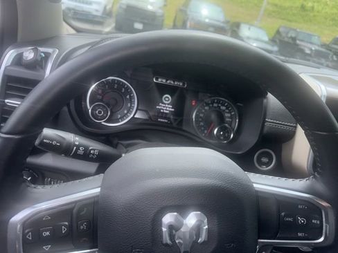 Used 2022 RAM 1500 Laramie AWD/4WD image 6