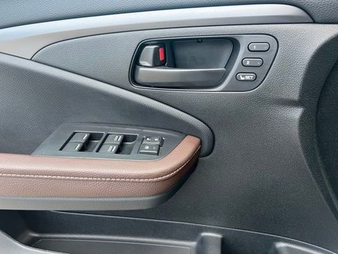 Used 2025 Honda Passport EX-L image 23