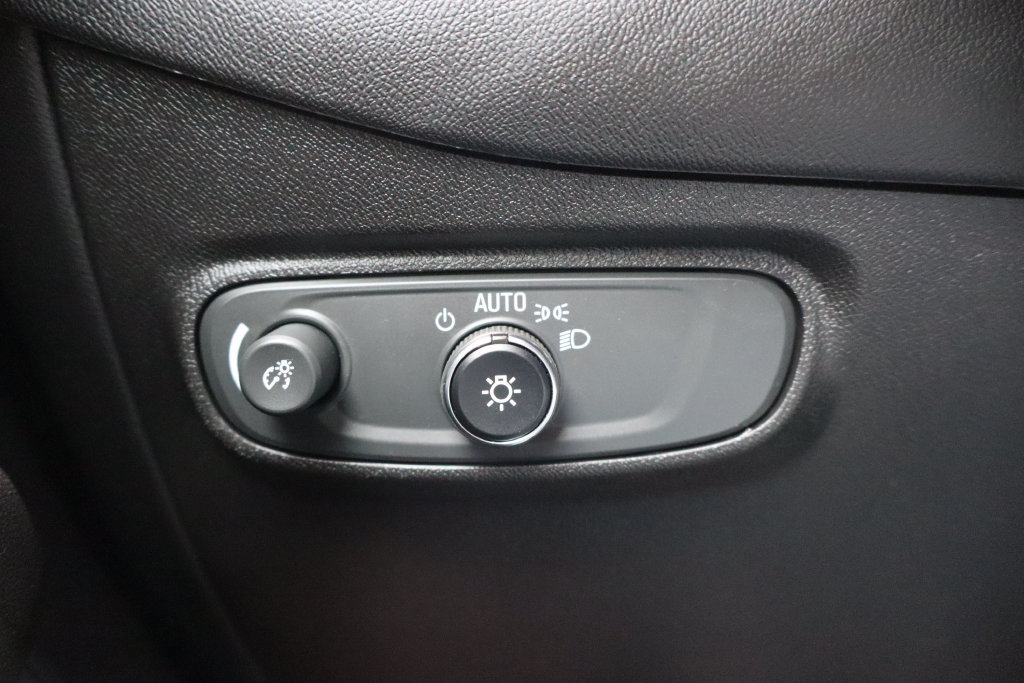 Used 2019 Chevrolet Equinox LT FWD image 14