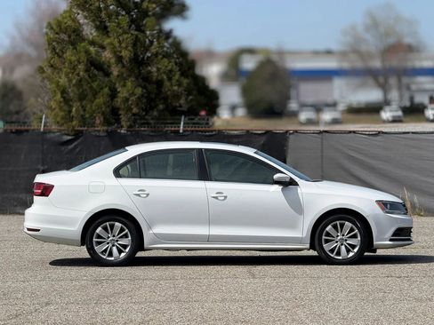 Used 2016 Volkswagen Jetta SE image 7