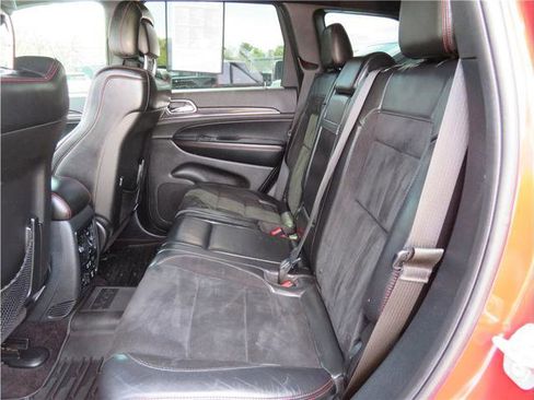Used 2017 Jeep Grand Cherokee Trailhawk AWD/4WD image 4