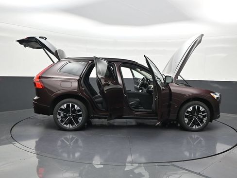 Used 2026 Volvo XC60 B5 Plus AWD/4WD image 30