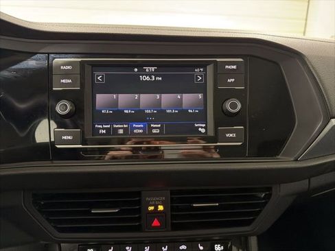 Used 2023 Volkswagen Jetta SE w/ Panoramic Sunroof Package image 20