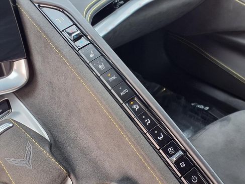 Used 2022 Chevrolet Corvette Stingray Premium Cpe w/ Z51 Performance Package image 12