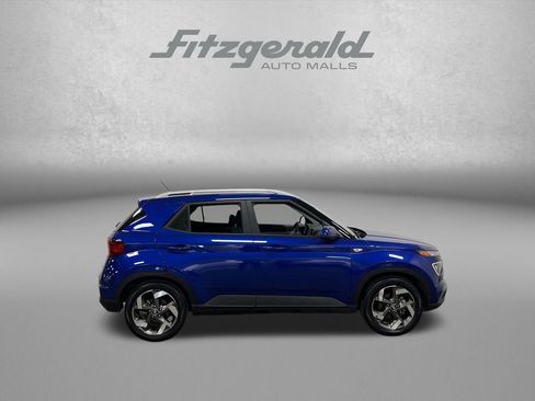 Used 2023 Hyundai Venue SEL FWD image 7