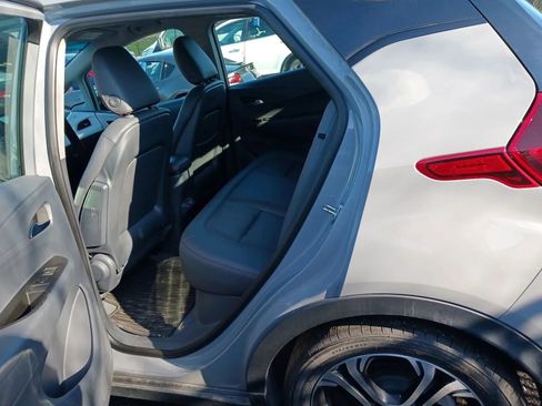 Used 2021 Chevrolet Bolt Premier w/ Infotainment Package FWD image 5