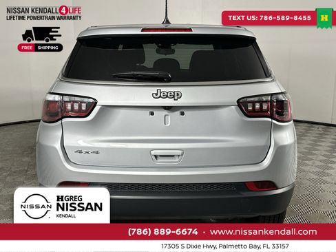 Used 2025 Jeep Compass Sport image 10