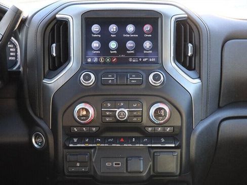 Used 2022 GMC Sierra 3500 Denali AWD/4WD image 22