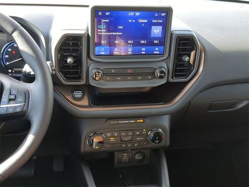 Used 2024 Ford Bronco Sport Outer Banks w/ Tech Package image 18