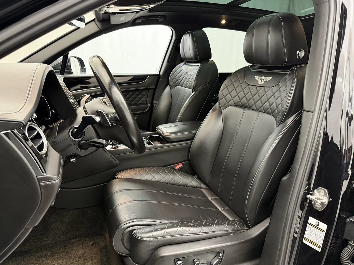 Used 2017 Bentley Bentayga AWD/4WD image 10