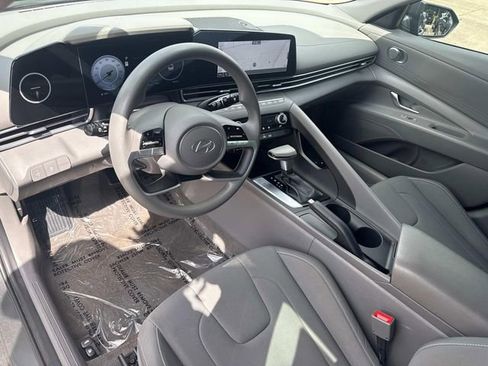Used 2024 Hyundai Elantra SEL FWD image 24