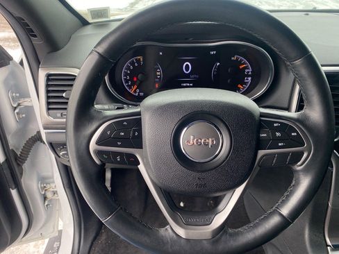Used 2018 Jeep Grand Cherokee Limited image 10