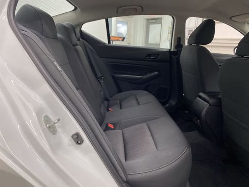 Used 2025 Nissan Altima 2.5 SV FWD image 17