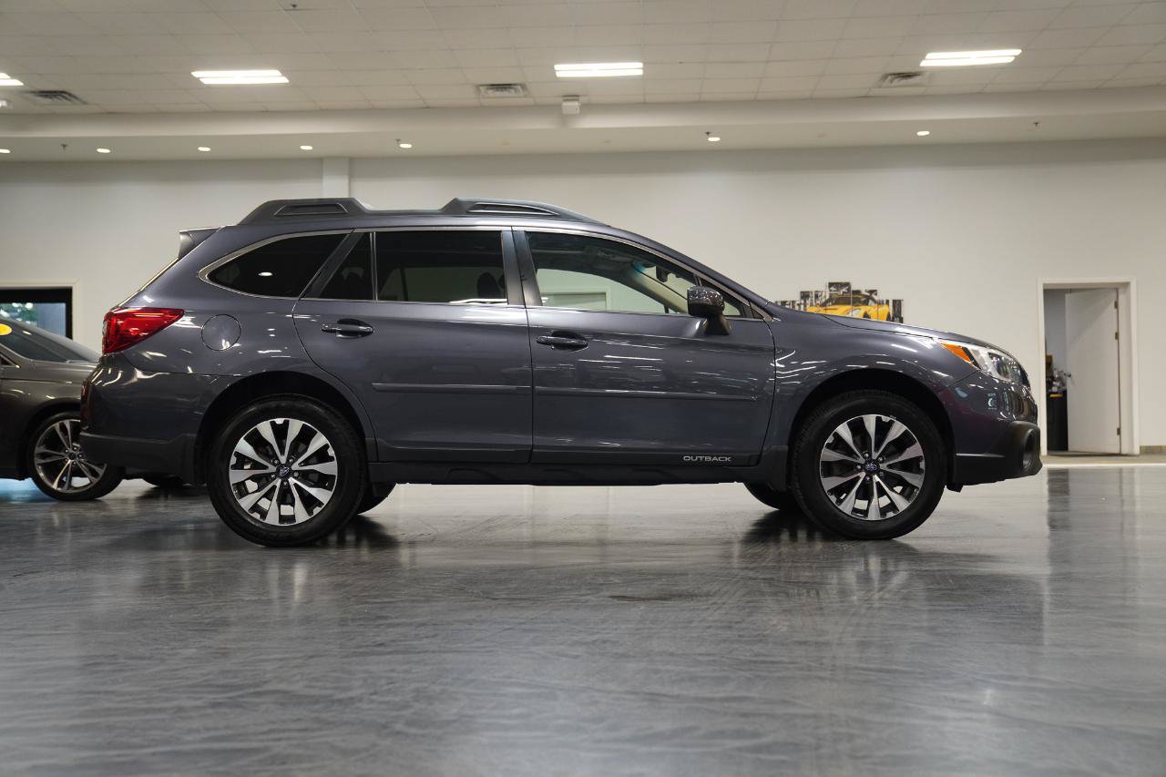 Used 2017 Subaru Outback 2.5i Limited AWD/4WD image 9