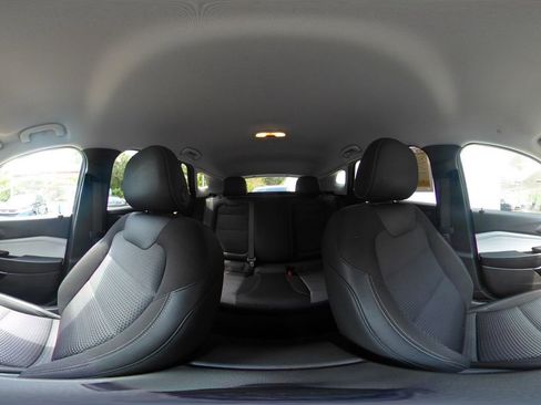 Used 2025 Chevrolet Trax LT FWD image 42