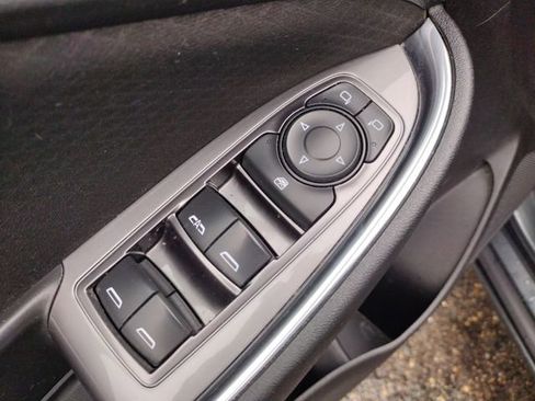 Used 2017 Chevrolet Malibu LT image 13