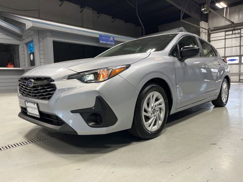 Used 2025 Subaru Impreza 2.0i image 4