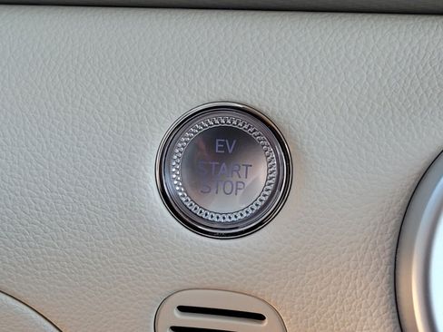 Used 2025 Genesis GV60 Advanced image 25