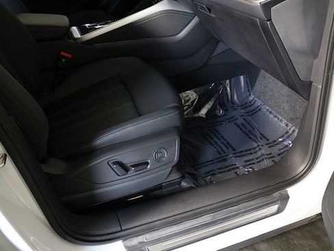 Used 2025 Audi Q5 Premium w/ Convenience Package AWD/4WD image 36