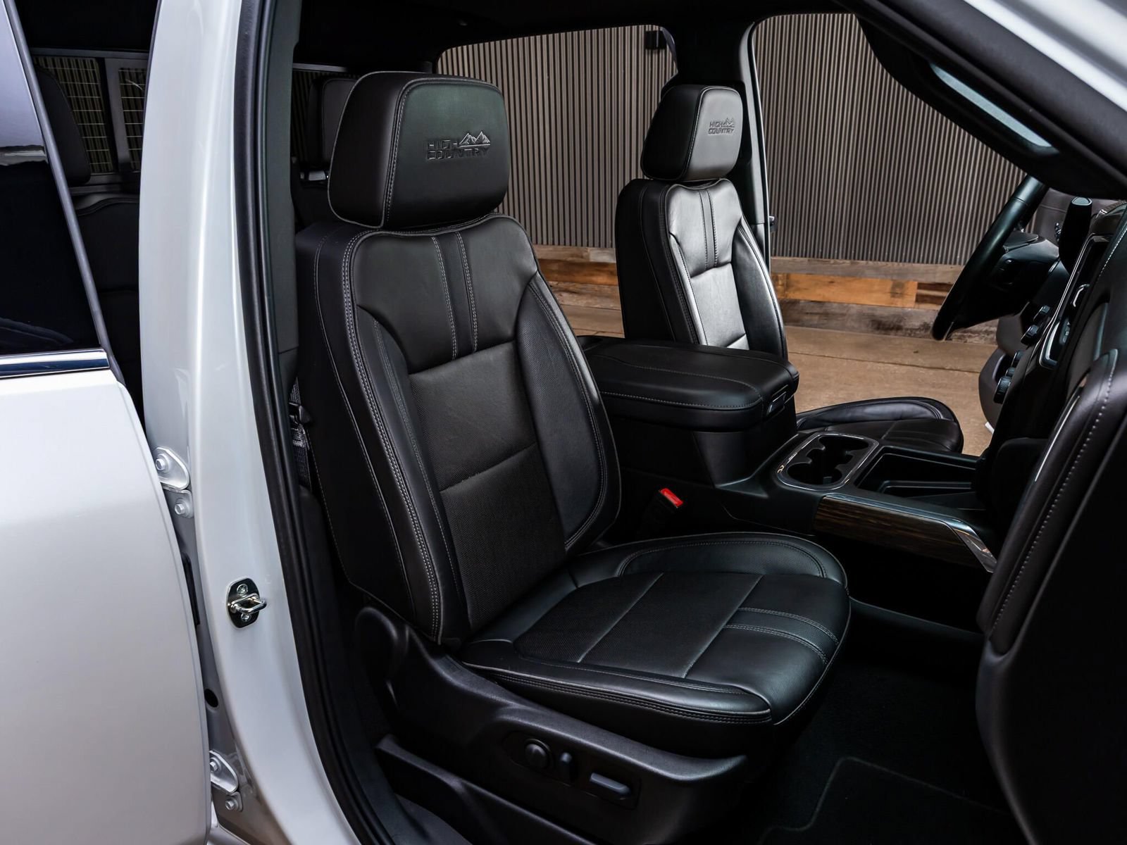 Used 2023 Chevrolet Silverado 3500 High Country AWD/4WD image 31