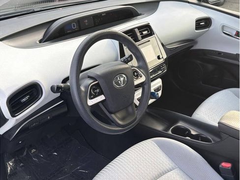 Used 2016 Toyota Prius Two FWD image 7
