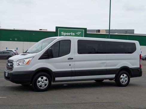 Used 2018 Ford Transit 350 XLT image 2