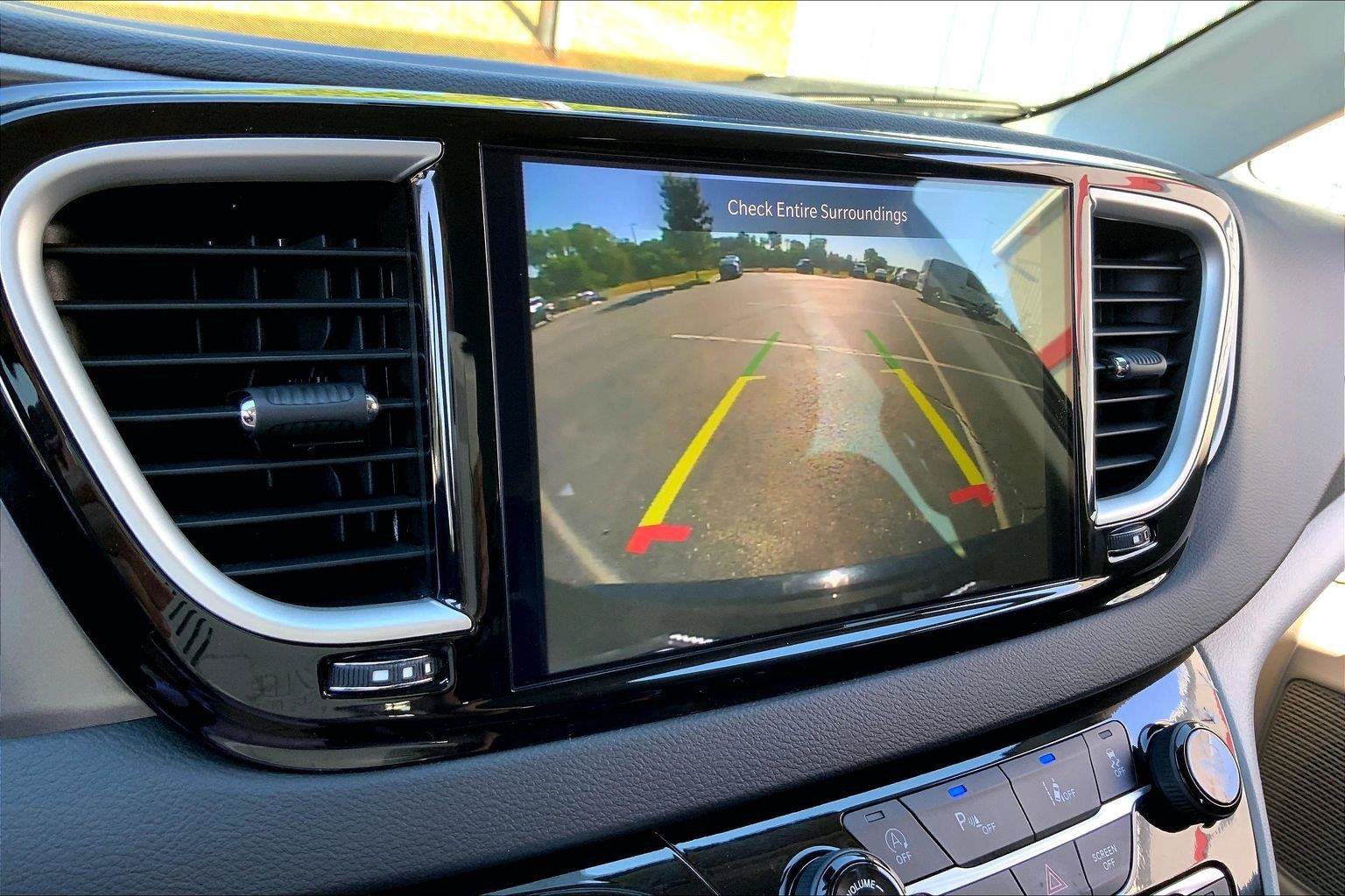 Used 2024 Chrysler Pacifica Touring-L FWD image 20