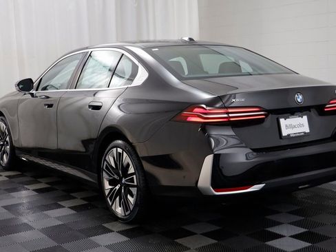 New 2026 BMW 530i xDrive w/ Premium Package AWD/4WD image 14