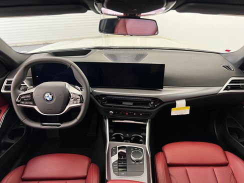 Used 2025 BMW 330i xDrive Sedan w/ Premium Package AWD/4WD image 13