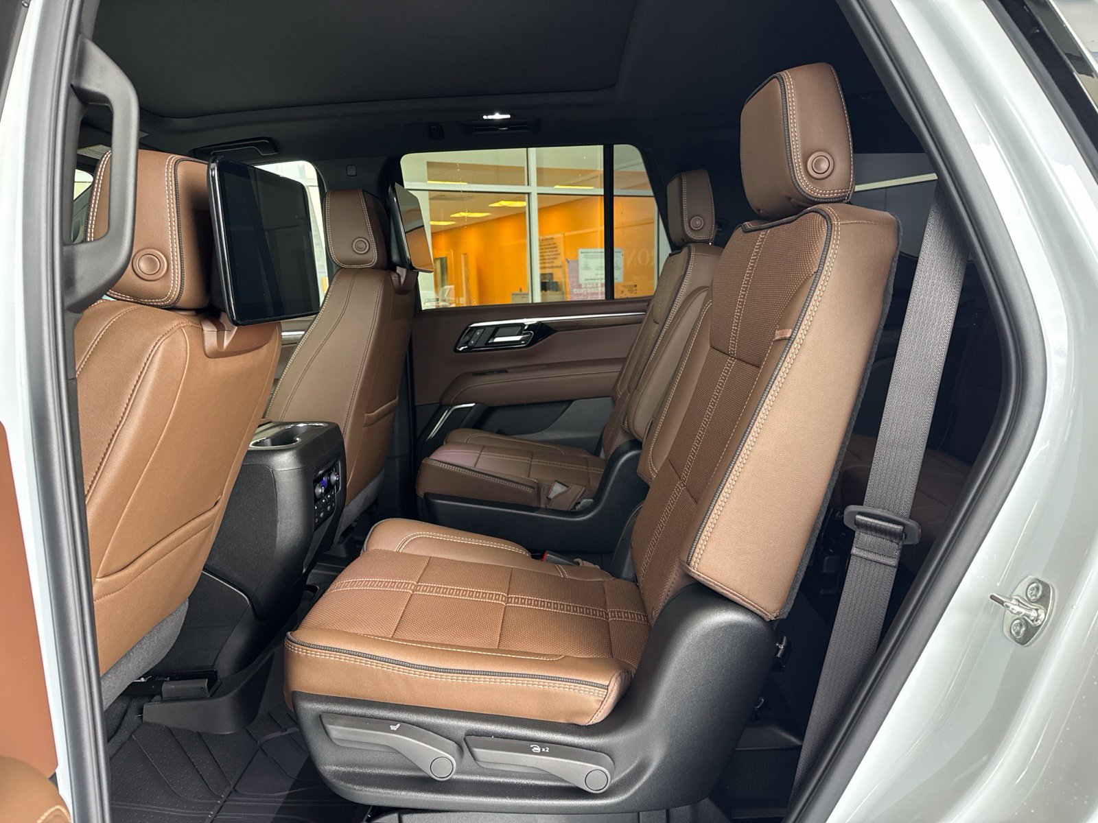 New 2027 Chevrolet Tahoe High Country AWD/4WD image 17
