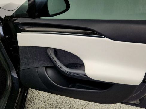 Used 2021 Tesla Model S Plaid image 31