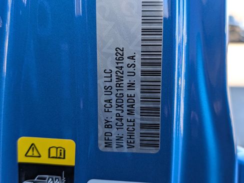 Used 2024 Jeep Wrangler Sport S image 38