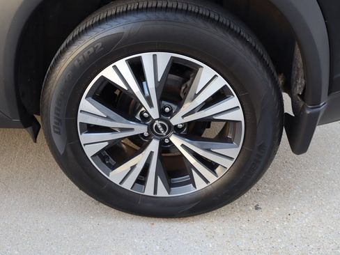 Used 2023 Nissan Rogue SV AWD/4WD image 27