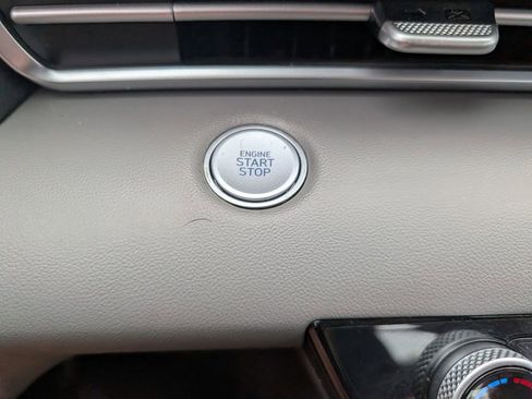 Used 2022 Hyundai Elantra SEL w/ Convenience + Premium Package image 20