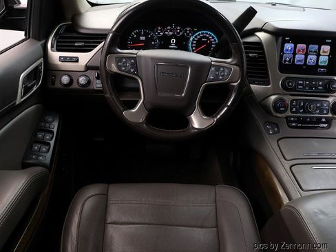 Used 2019 GMC Yukon XL Denali AWD/4WD image 16