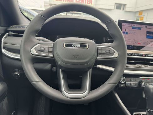 Used 2023 Jeep Compass High Altitude AWD/4WD image 11
