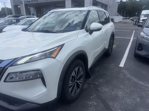 Used 2021 Nissan Rogue SV w/ Premium Package FWD image 5