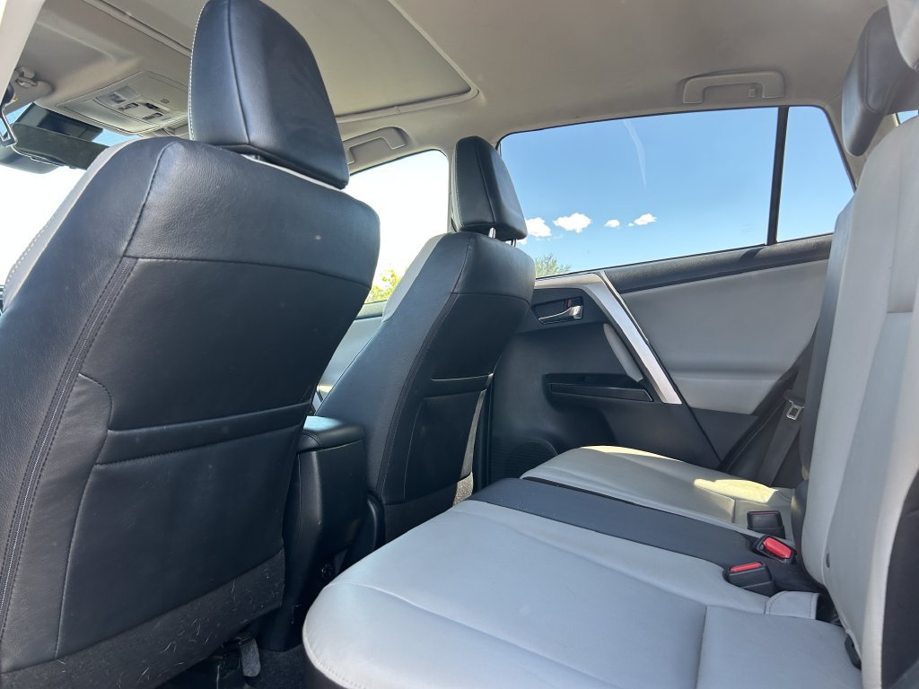 Used 2018 Toyota RAV4 Limited FWD image 30