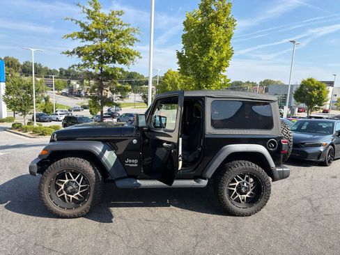 Used 2018 Jeep Wrangler Sport AWD/4WD image 18