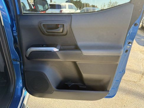 Used 2018 Toyota Tacoma SR5 image 41