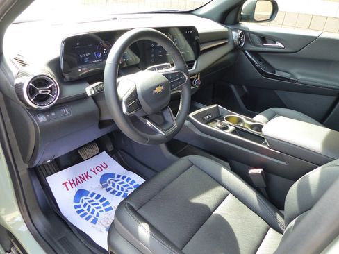 Used 2026 Chevrolet Equinox LT w/ Convenience Package II image 17