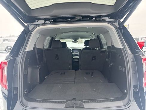 Used 2023 GMC Acadia SLE w/ Driver Convenience Package image 27