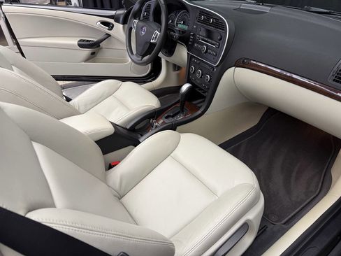 Used 2010 Saab 9-3 2.0T w/ Comfort Package image 21