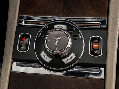 Used 2016 Rolls-Royce Wraith image 25